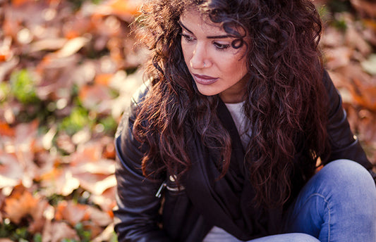 How To Take Care Of Curly Hair During Autumn